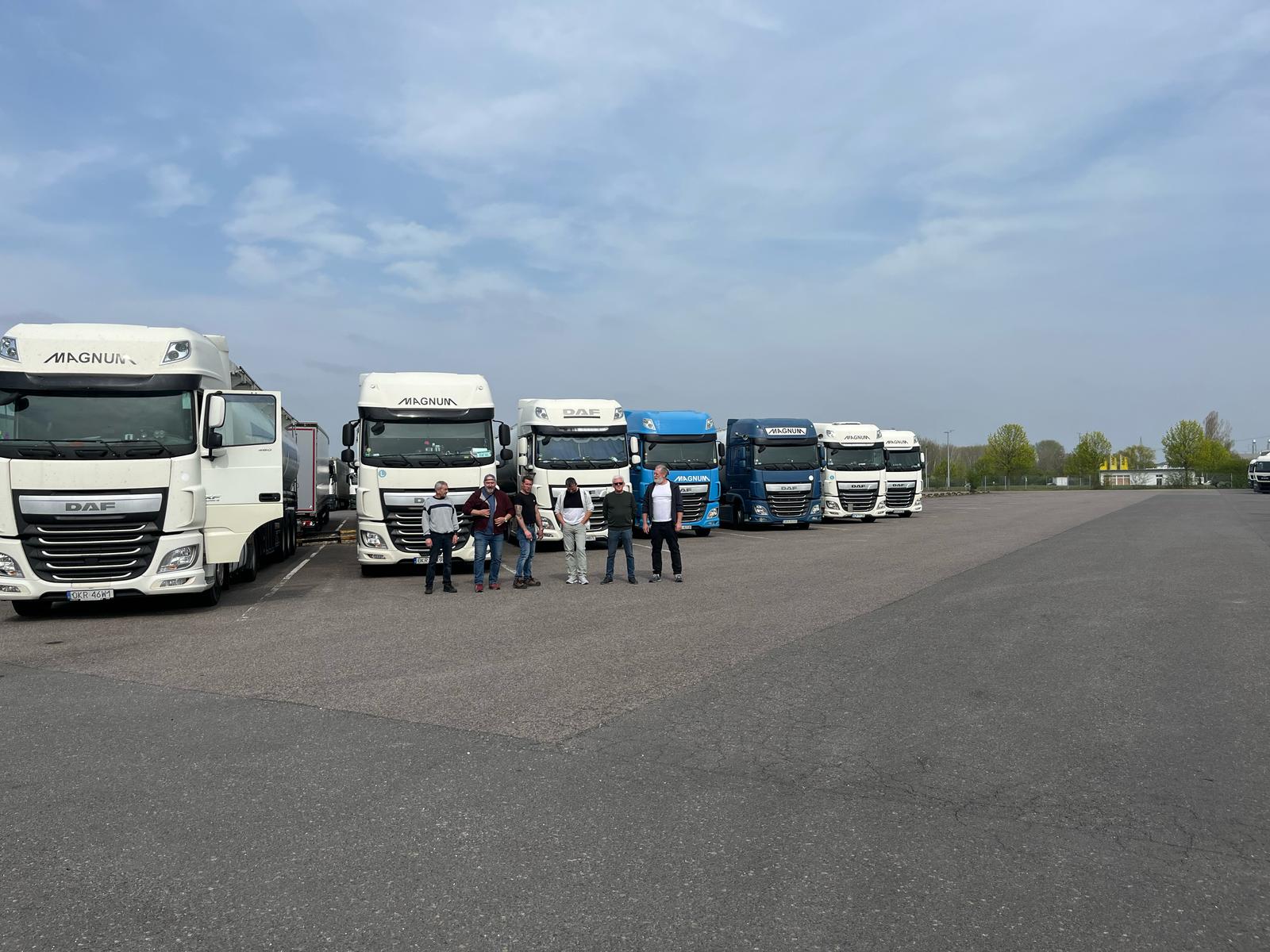 Sandstrahlen Siloauflieger – Vorbereitung Sa 2,5 DAF-Siloauflieger-Flotte von PHS Magnum