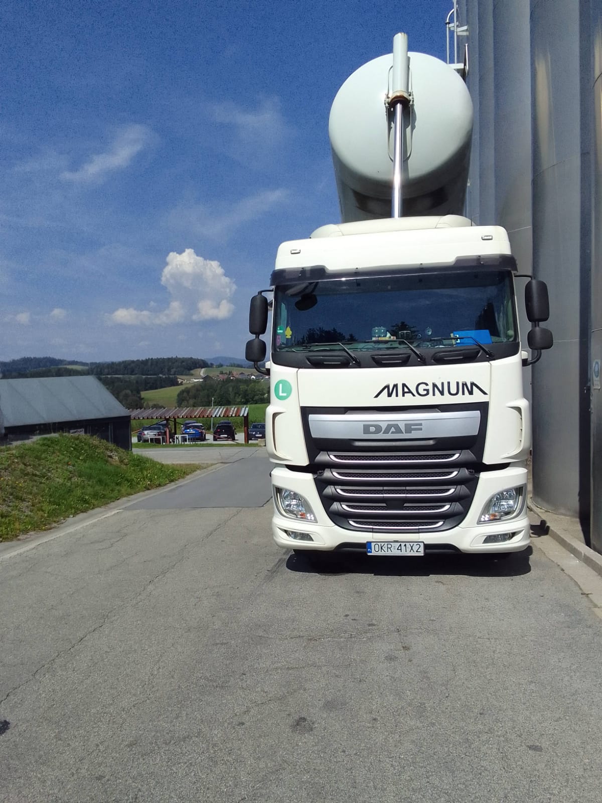 Polska – centrum logistyczne Europy dla materiałów sypkich Przeładunek granulatu z big-bag na silonaczepę