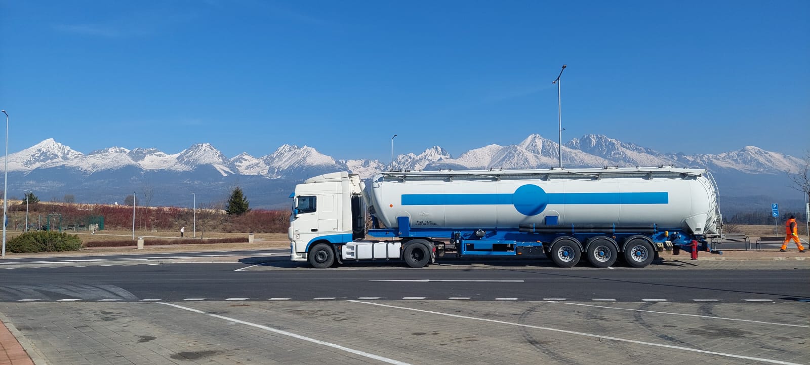 Silonaczepa DAF w transporcie materiałów sypkich
