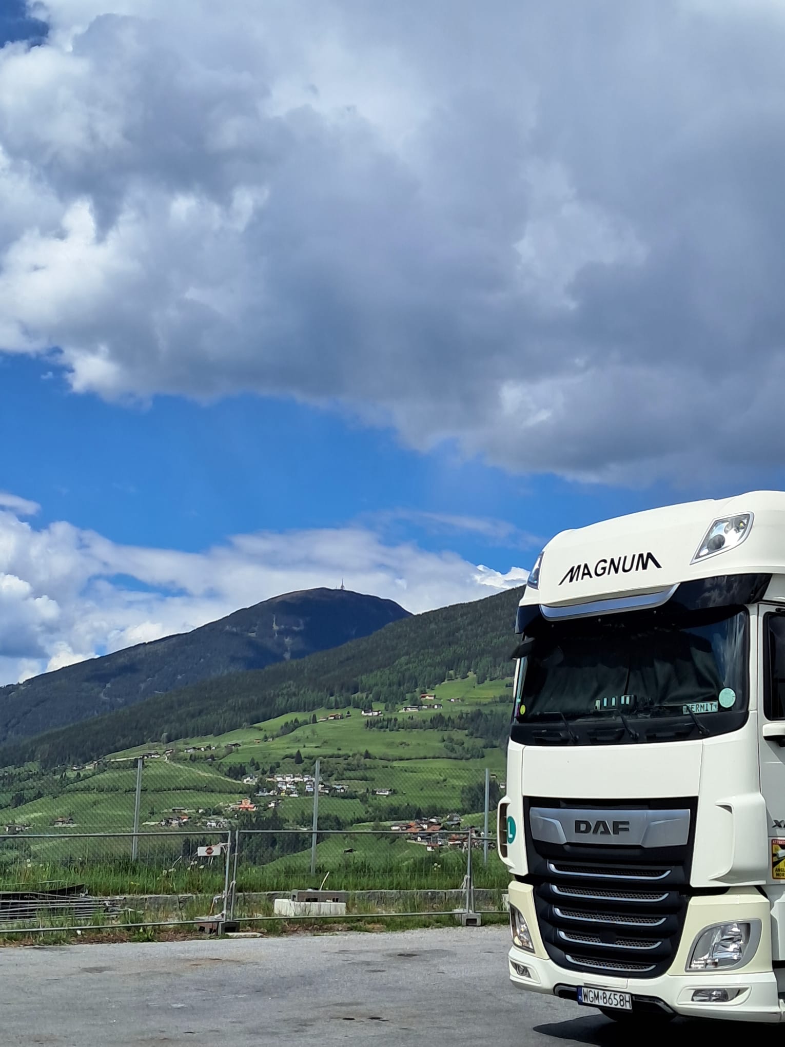DAF-Siloauflieger im Schüttguttransport
