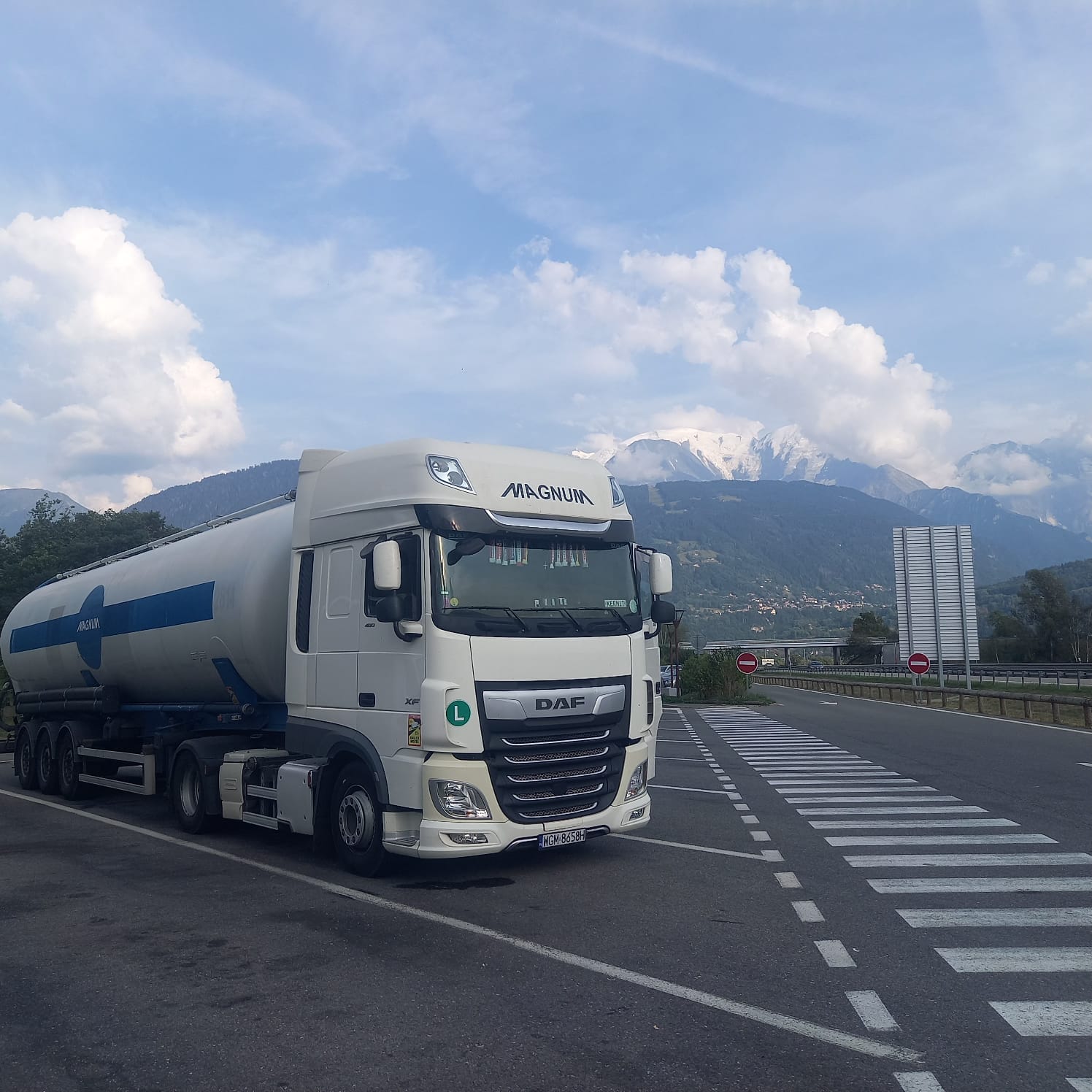 Silonaczepa DAF w transporcie materiałów sypkich