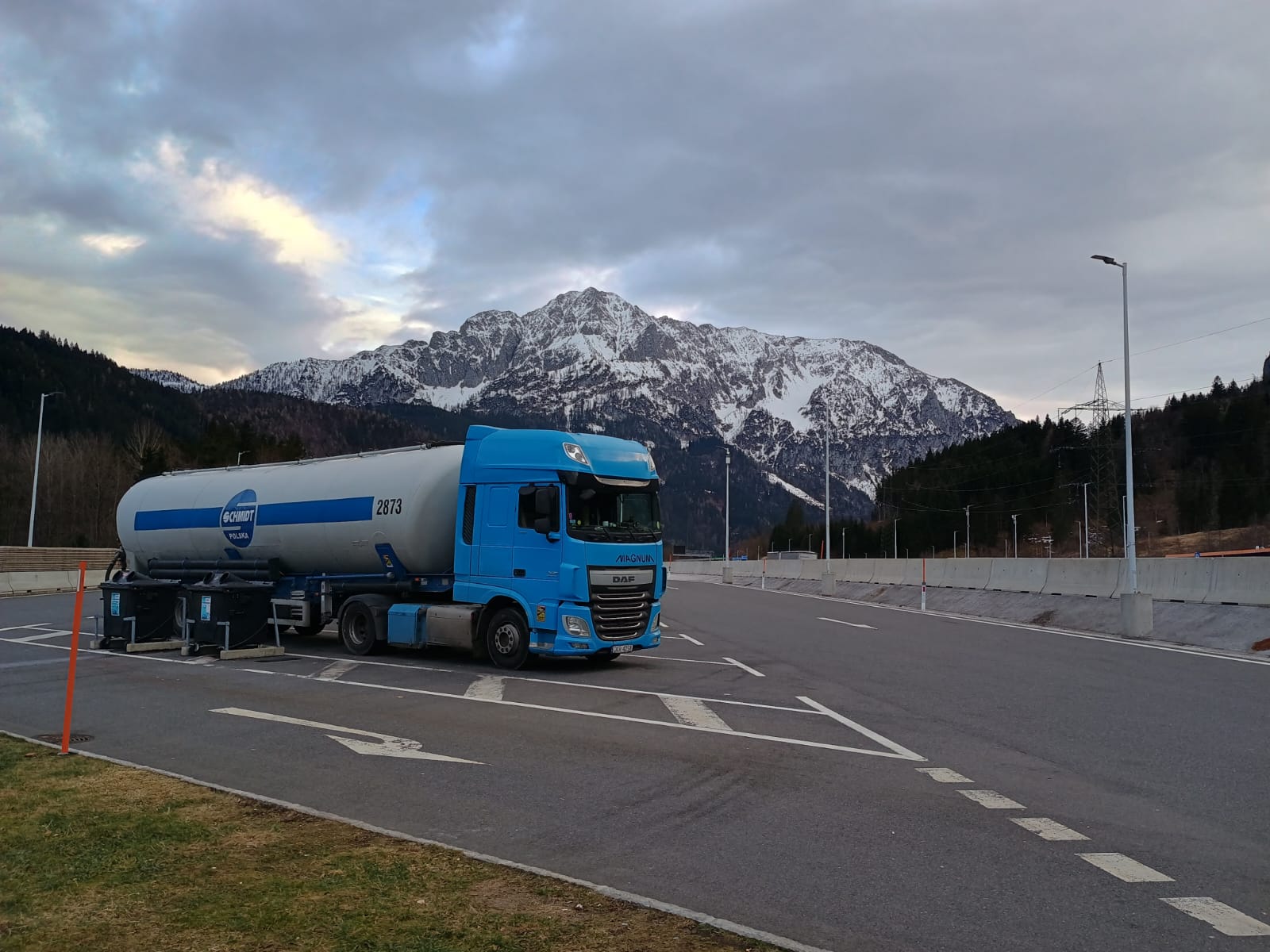 DAF silo trailer hauling bulk materials
