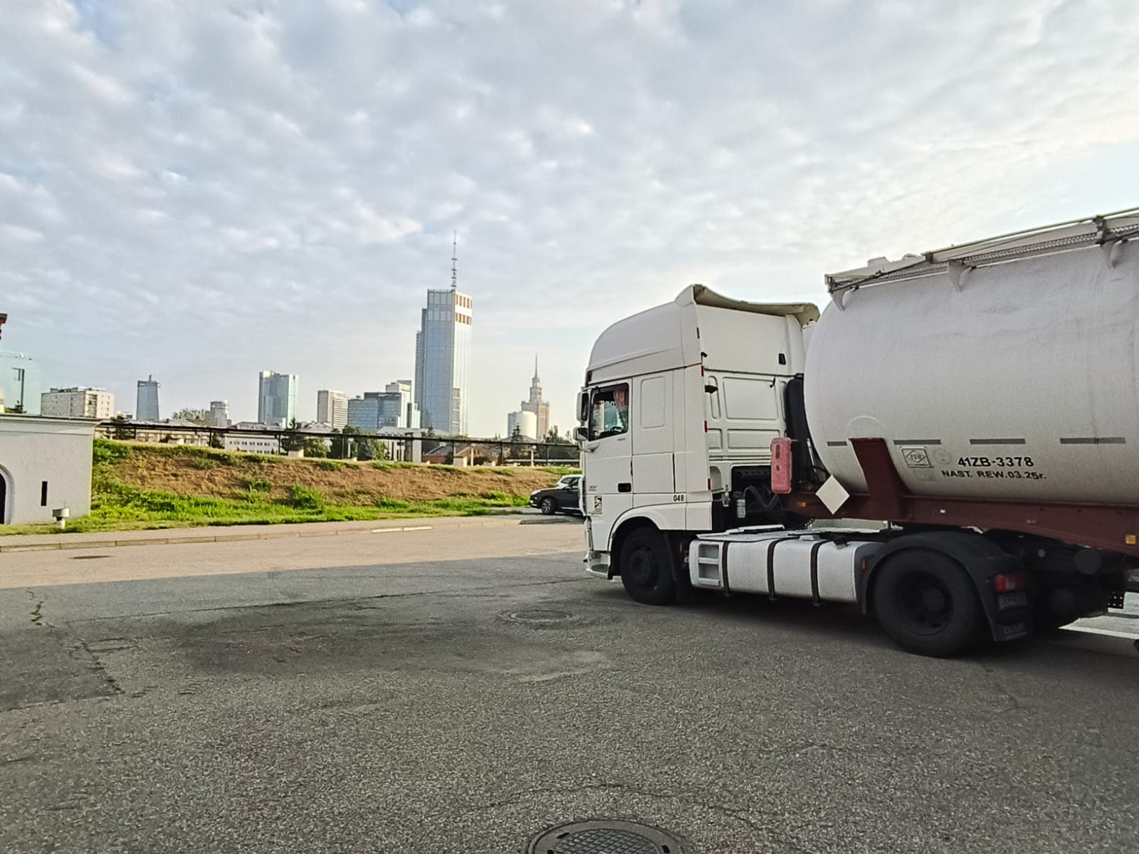 Silonaczepa DAF w transporcie materiałów sypkich